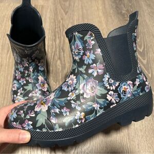 Women’s size 7 Vera Bradley rain boots